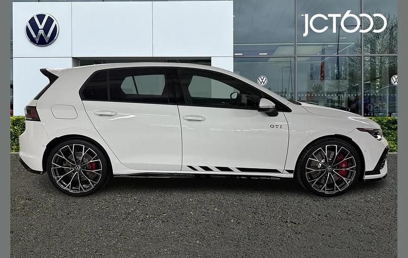 New VW Golf VIII GTI Clubsport 300 HP (220 kW) 2025 White Hatchback