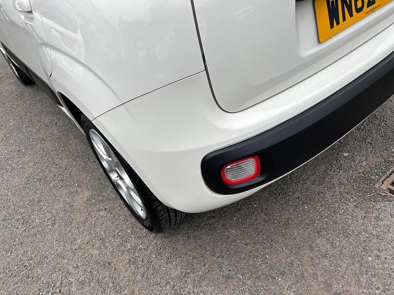 Used Fiat Panda Lounge 85 HP (62 kW) 2012 White Hatchback