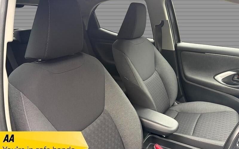 Used Toyota Yaris Hybrid Design 116 HP (85 kW) 2026 Hatchback