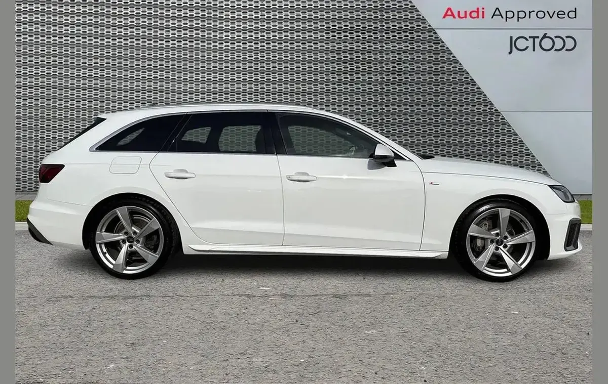 Used Audi A4 S-Line 200 HP (147 kW) 2024 White Estate