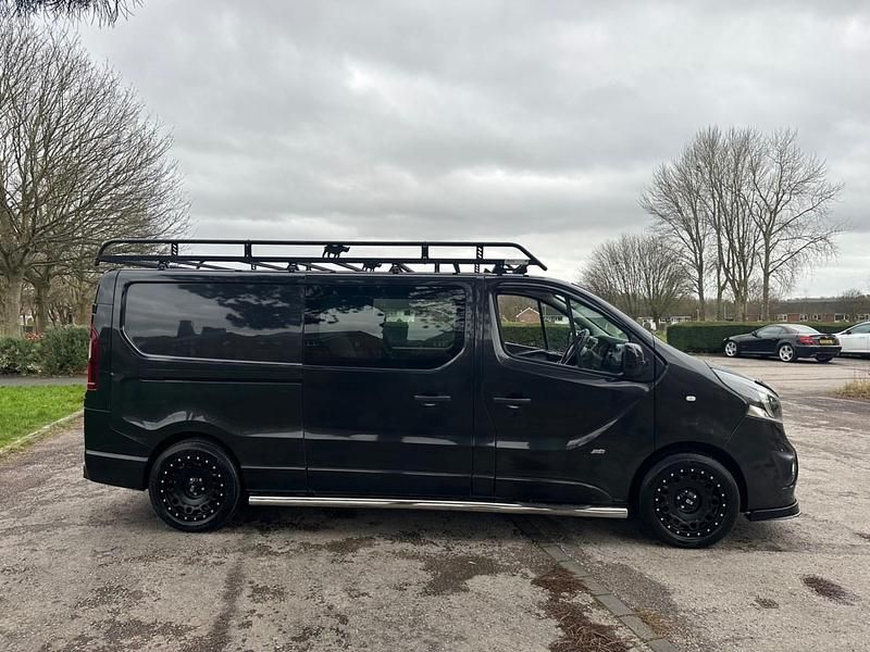 Used Vauxhall Vivaro Sportive 120 HP (88 kW) 2015 Black