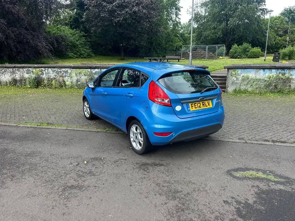 Used Ford Fiesta Titanium 70 HP (51 kW) 2012 Blue Hatchback