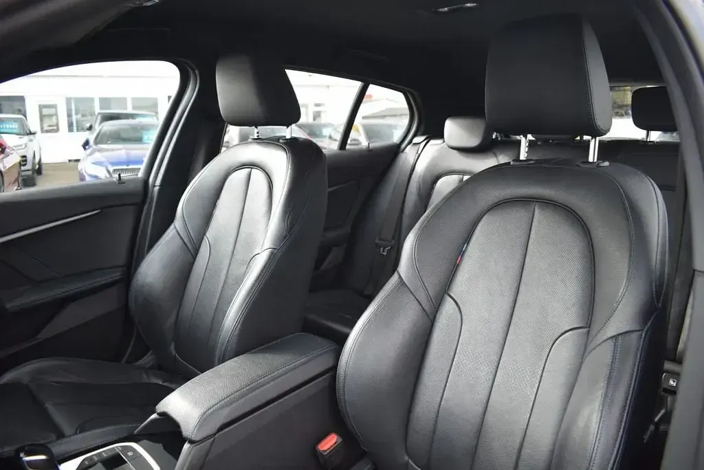 Usado BMW 116 M Sport 116 HP (85 kW) 2020 Cinzento Citadino