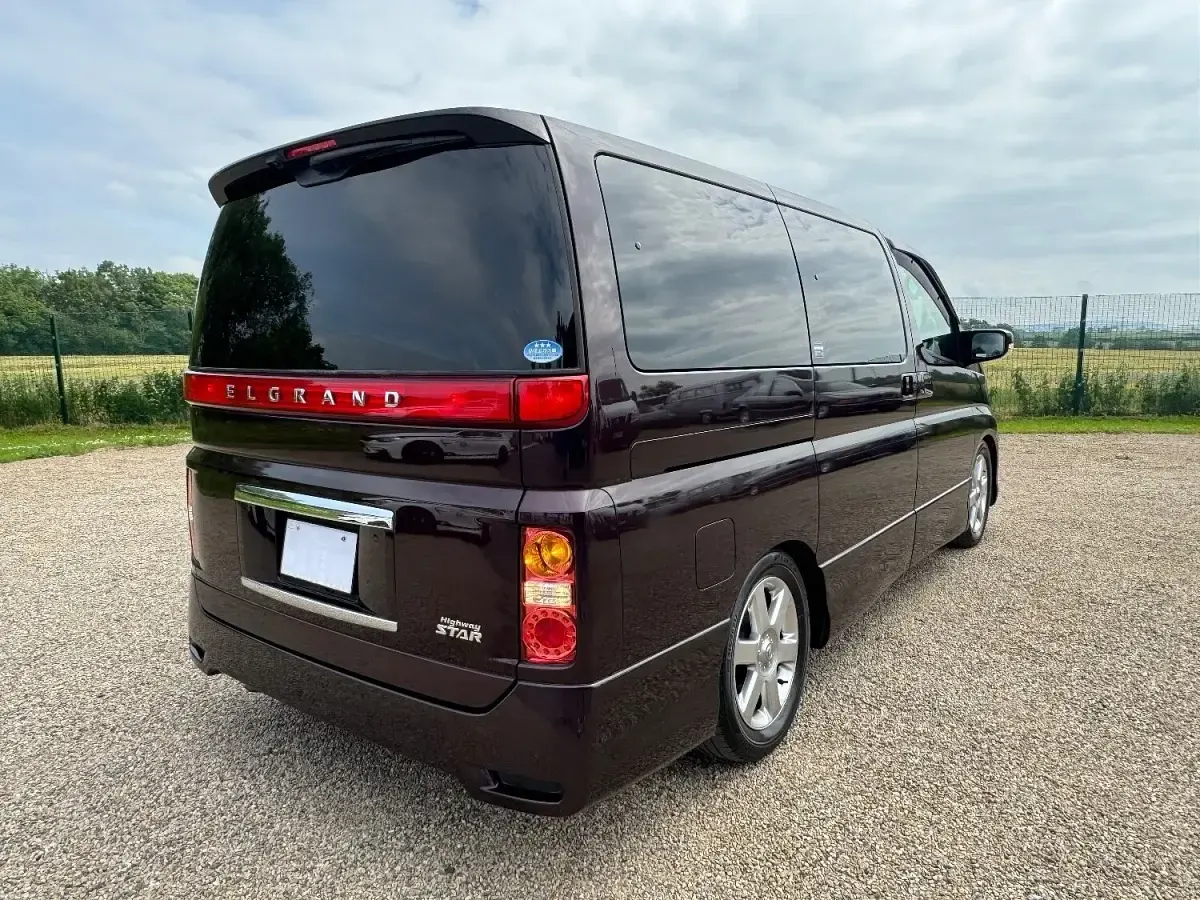 Used Nissan Elgrand 2009 Purple MPV