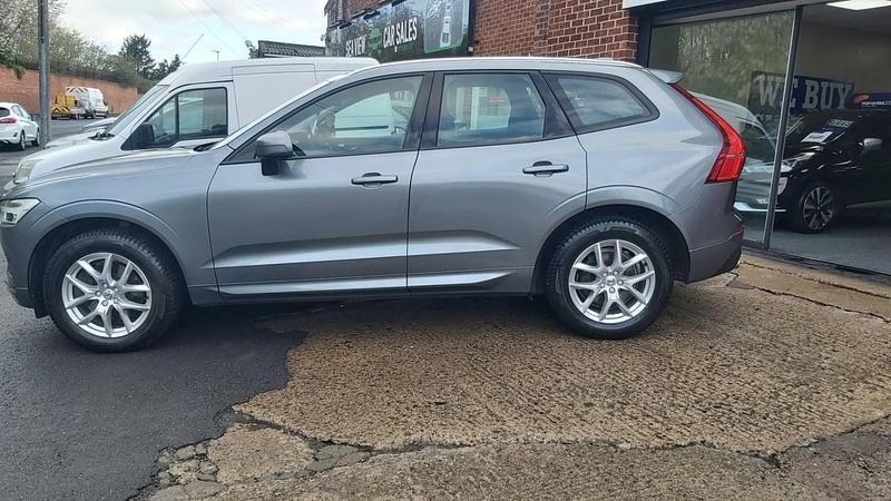 Second-hand Volvo XC60 Momentum 190 CP (139 kW) 2019 Gri SUV