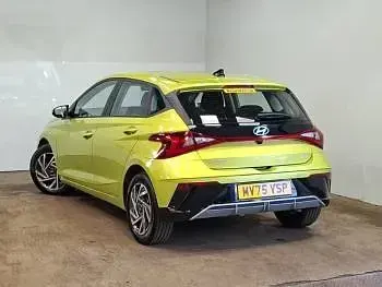 Used Hyundai i20 Advanced 100 HP (73 kW) 2025 Green Hatchback