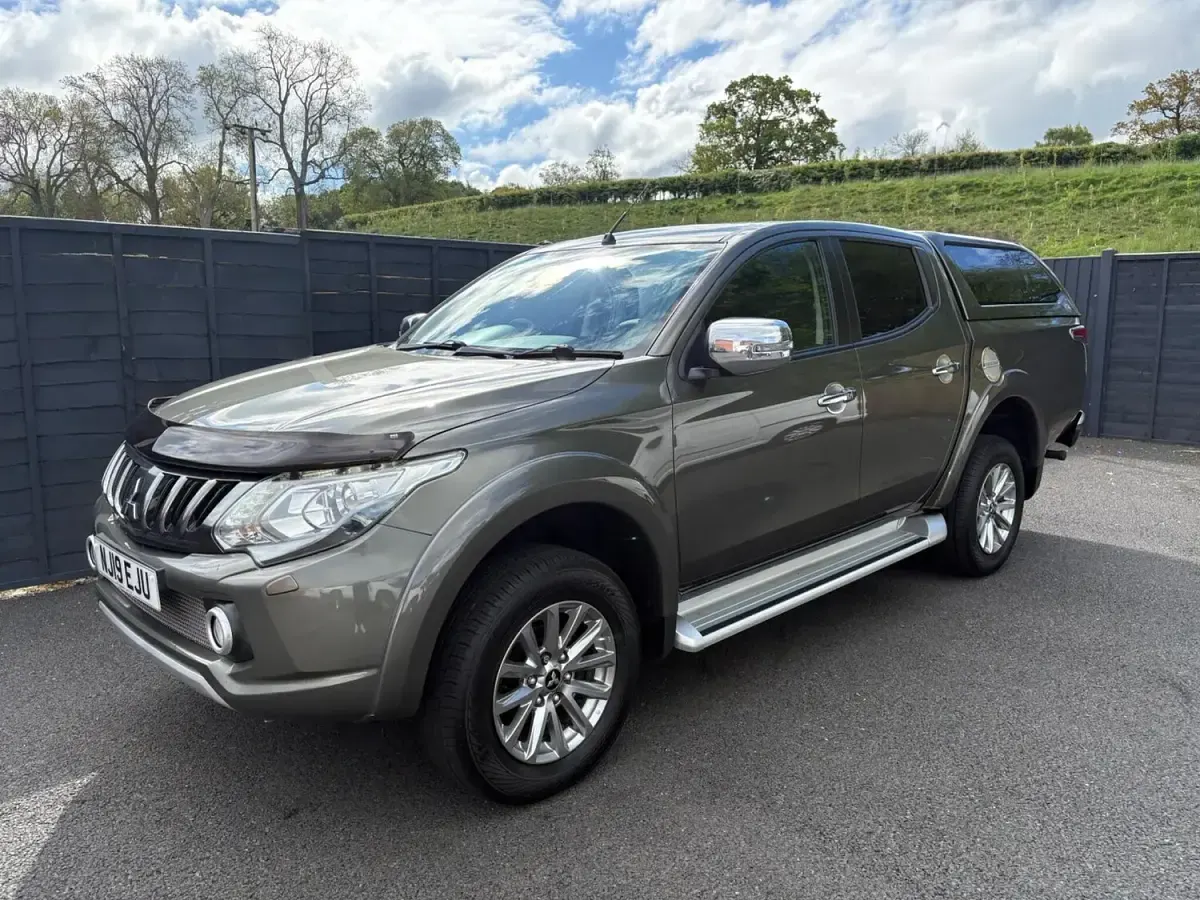Used Mitsubishi L200 181 HP (133 kW) 2019 Green Pickup