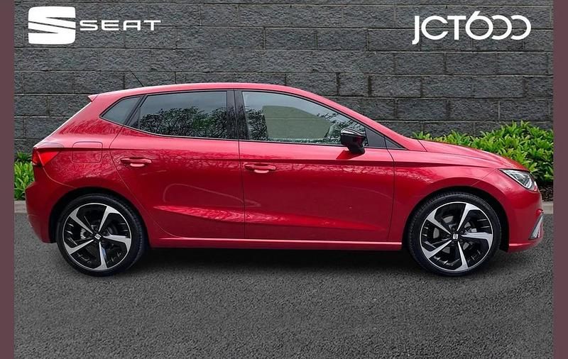 Used Seat Ibiza FR Sport 113 HP (83 kW) 2025 Red Hatchback