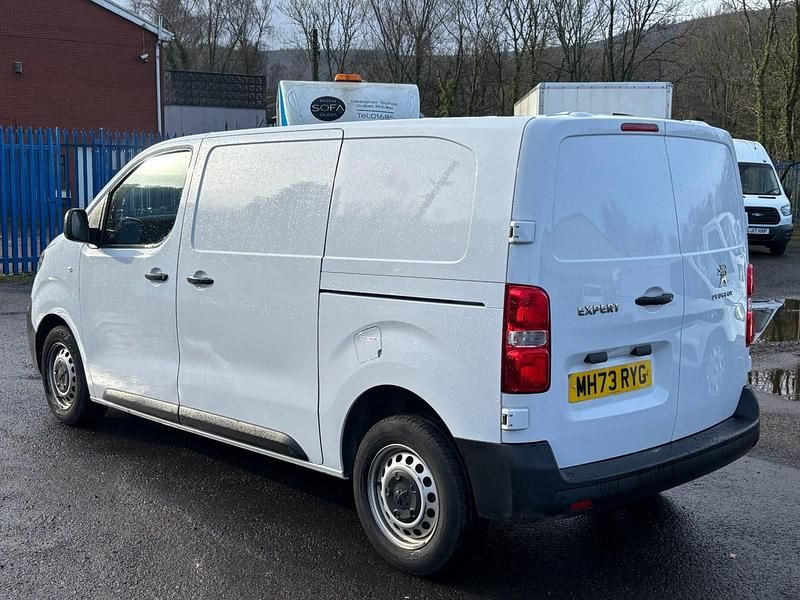 Second-hand Peugeot Expert Premium 2023 Alb Van