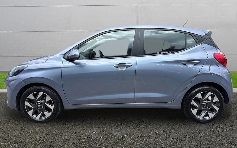 Used Hyundai i10 Advanced 67 HP (49 kW) 2024 Blue Hatchback