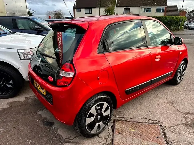 Used Renault Twingo Dynamique 70 HP (51 kW) 2015 Red Hatchback
