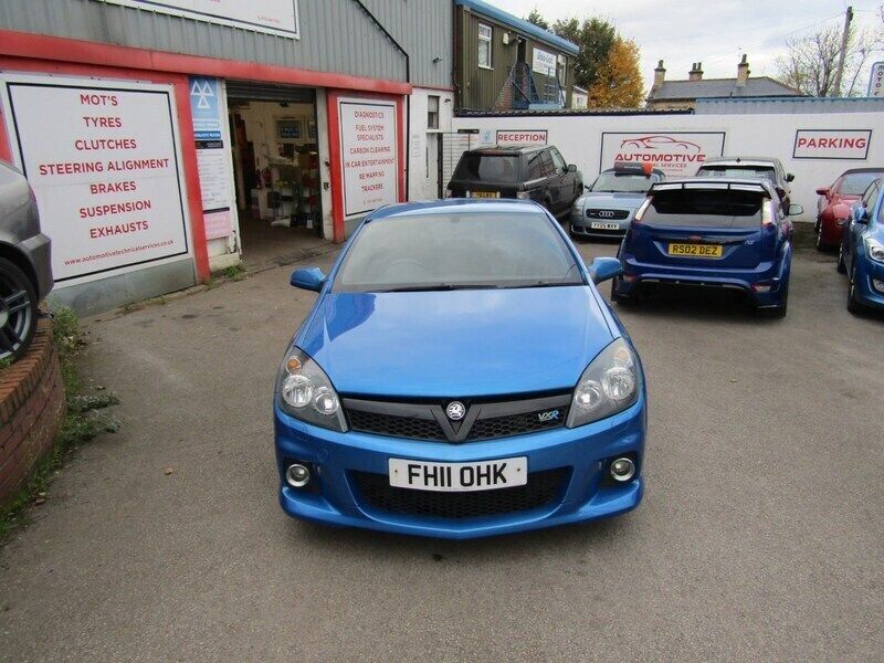 Blue Used 2011 Vauxhall Astra Hatchback | £8,995 (Expensive) - Image 1/4