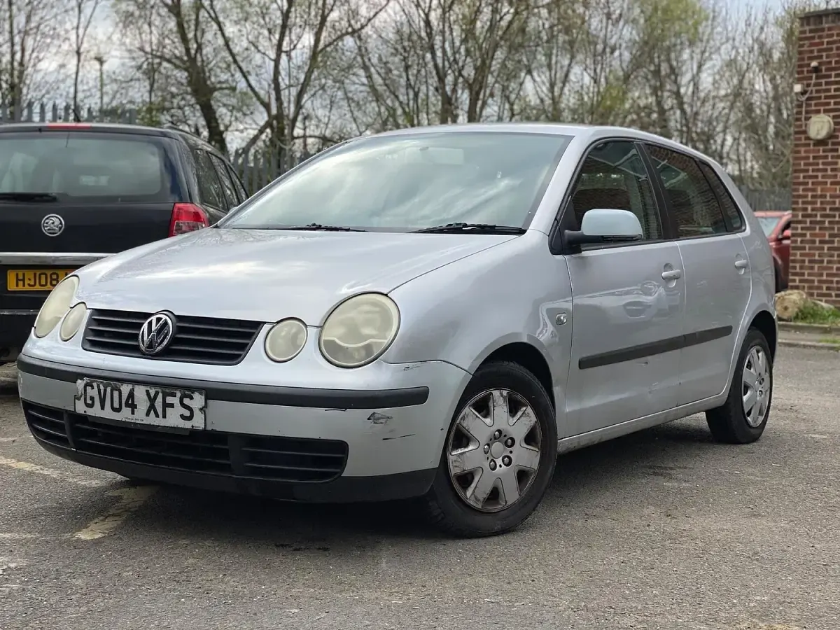 Used VW Polo SE 75 HP (55 kW) 2004 Silver Hatchback