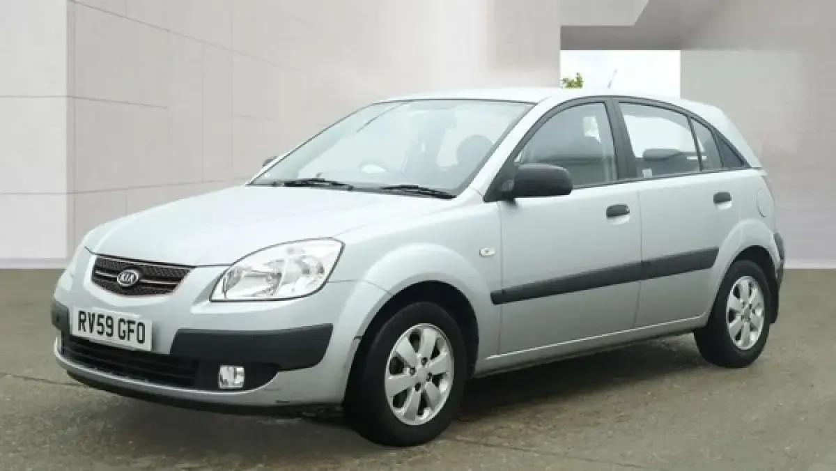 Used Kia Rio 108 HP (79 kW) 2009 Silver Hatchback