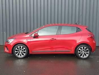 Używany Renault Clio V Iconic 90 KM (66 kW) 2021 Czerwony Hatchback