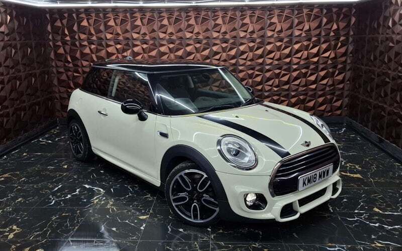 Pepper white Used 2018 Mini Cooper Hatch Hatchback | £13,999 (Fair price) - Image 1/4