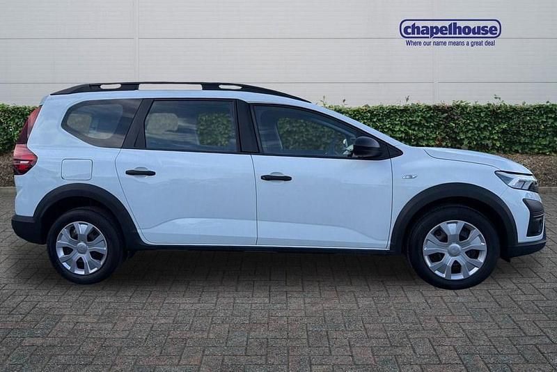 Second-hand Dacia Jogger Essentiel 110 CP (80 kW) 2023 Alb Monovolum