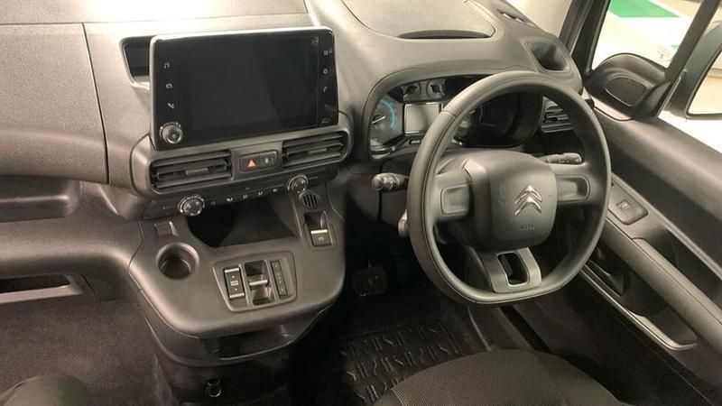 Used Citroën e-Berlingo 98 kW (134 HP) 2025 White MPV