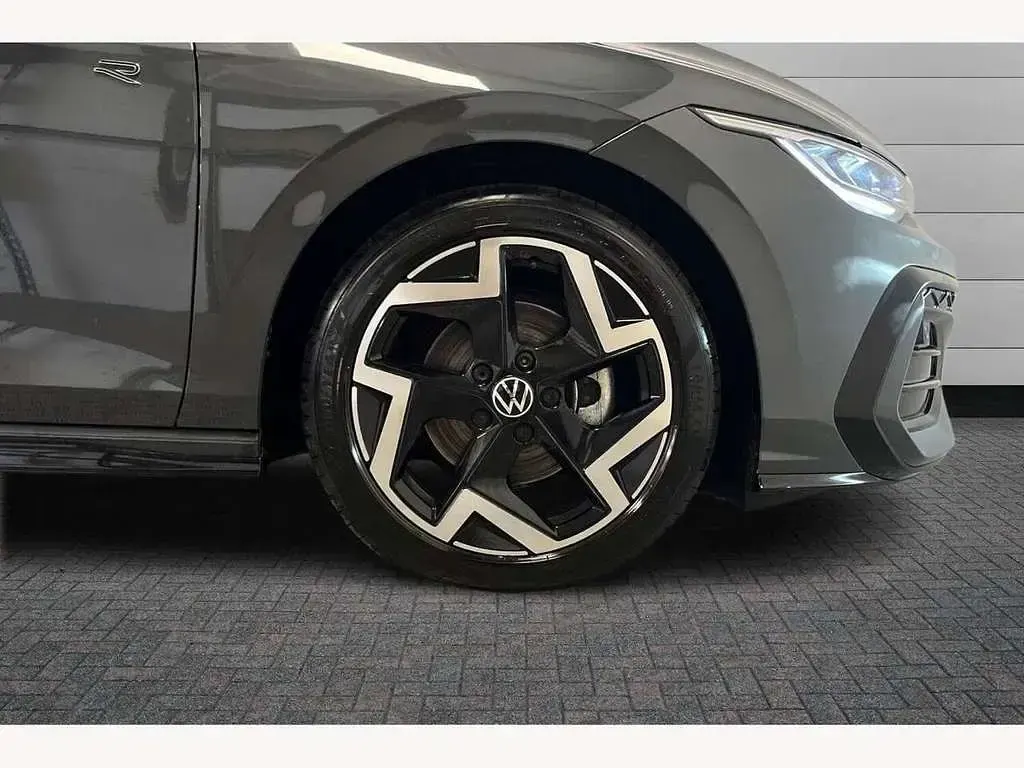 Used VW Golf VIII R-line 148 HP (108 kW) 2025 Dolphin grey Hatchback