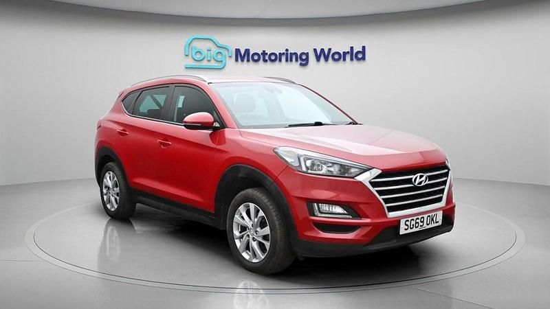 Used Hyundai Tucson SE 132 HP (97 kW) 2019 Red SUV