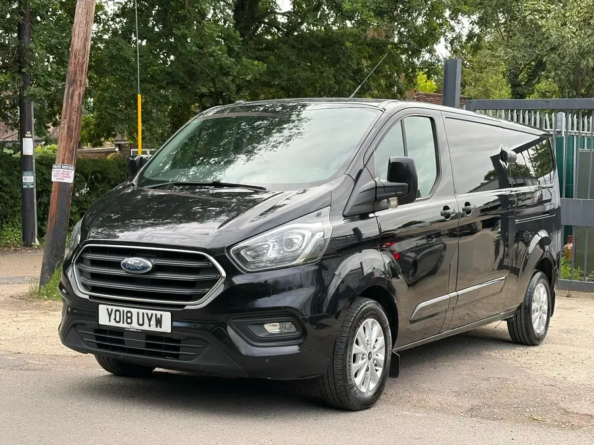 Used Ford Transit Custom Limited 170 HP (125 kW) 2018 Black Van