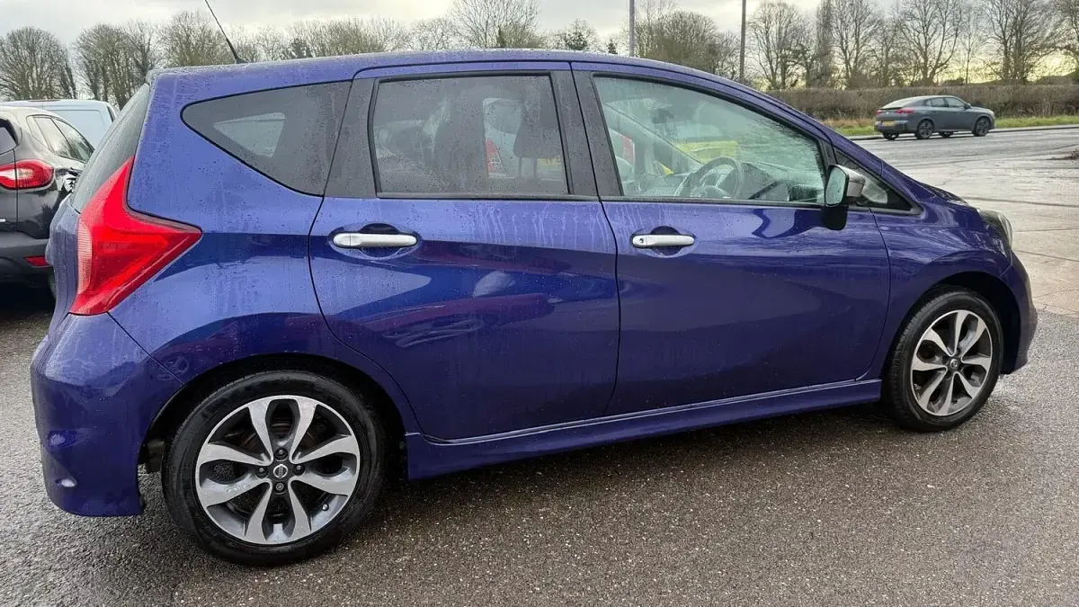 Used Nissan Note N-TEC 80 HP (58 kW) 2015 Blue Hatchback