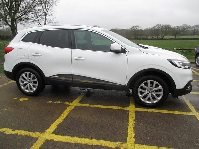 Used Renault Kadjar Dynamique 130 HP (95 kW) 2016 White SUV