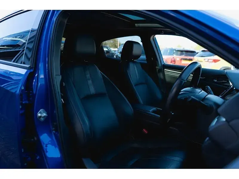 Używany Honda Civic Prestige 182 KM (133 kW) 2019 Niebieski Hatchback