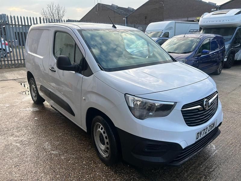 Used Vauxhall Combo 100 HP (73 kW) 2022 White MPV