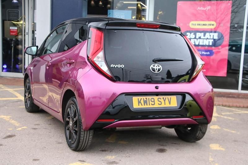 Used Toyota Aygo X-cite 72 HP (52 kW) 2019 Purple Hatchback