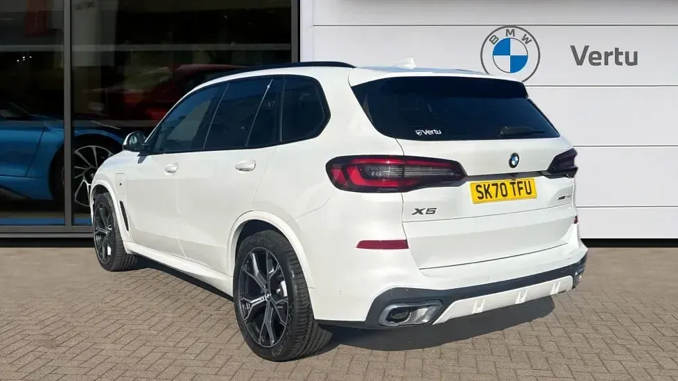 Second-hand BMW X5 M Sport 394 CP (289 kW) 2021 Alb SUV