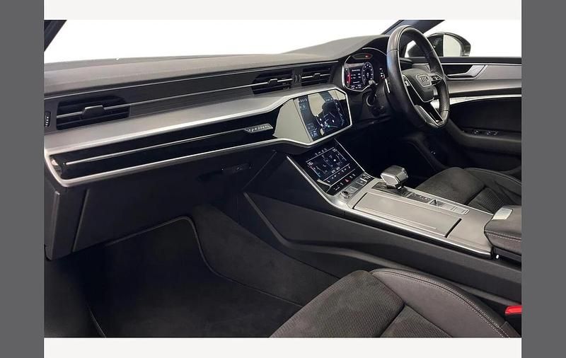Usado Audi A7 Black Edition 204 HP (150 kW) 2021 Prateado Sedan