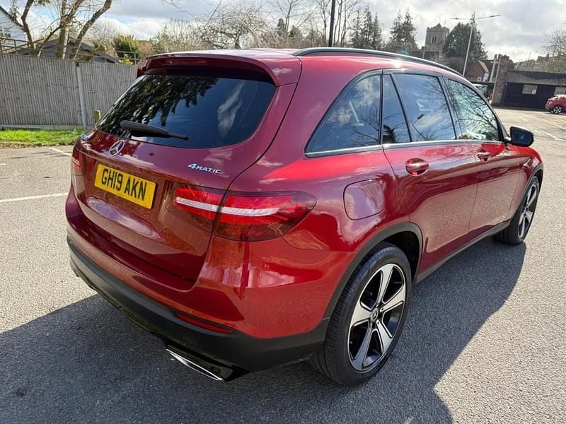 Used Mercedes GLC250 Urban 211 HP (155 kW) 2019 Red SUV