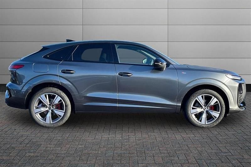 Used Audi Q3 Comfort 150 HP (110 kW) 2025 Daytona grey SUV