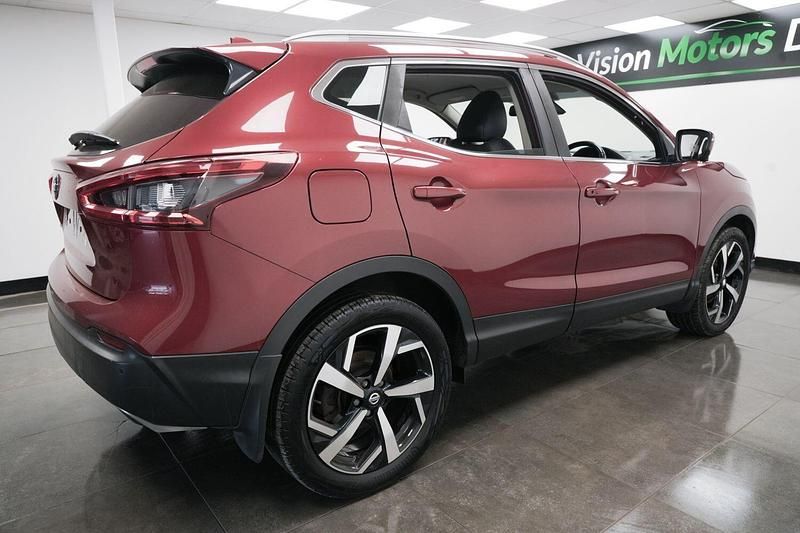 Used Nissan Qashqai Tekna 110 HP (80 kW) 2017 Red SUV