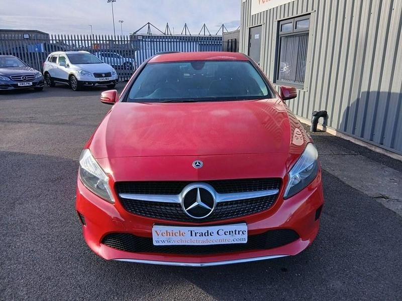 Used Mercedes A180 122 HP (89 kW) 2017 Red Hatchback