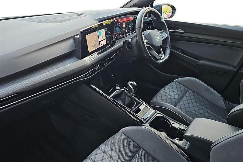 Used VW Golf VIII R-line 150 HP (110 kW) 2024 Blue Hatchback