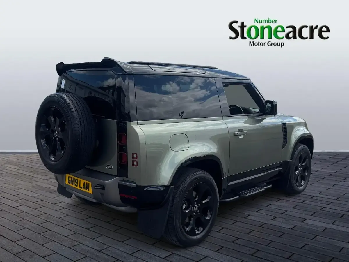 Used Land Rover Defender SE Dynamic 250 HP (183 kW) 2022 Green SUV