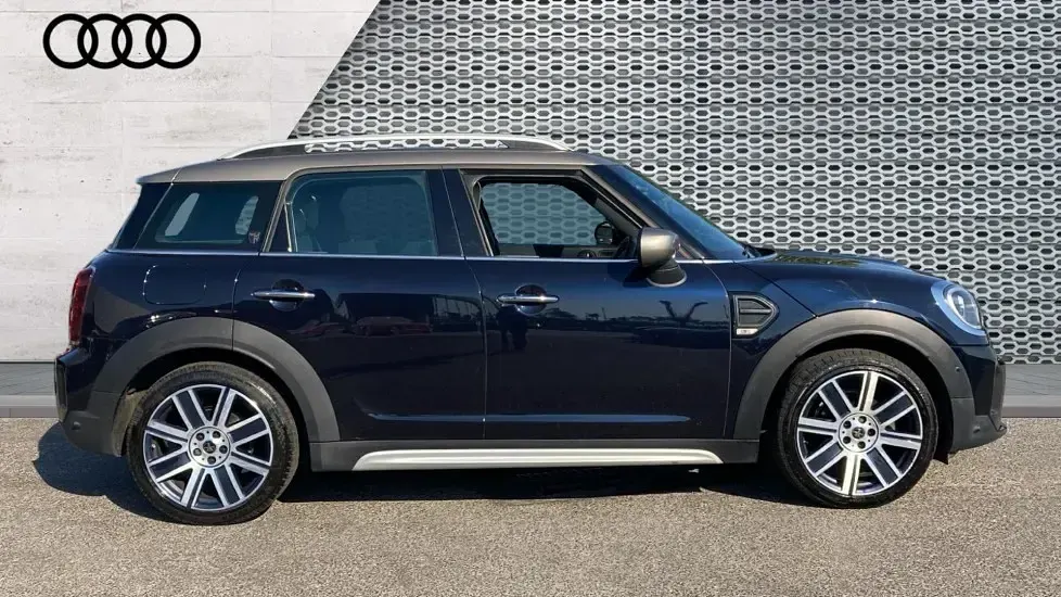 Used Mini Cooper Countryman Exclusive 136 HP (100 kW) 2022 Blue/black SUV