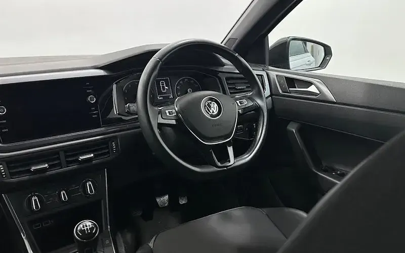 Used VW Polo SE 95 HP (69 kW) 2019 Silver Hatchback