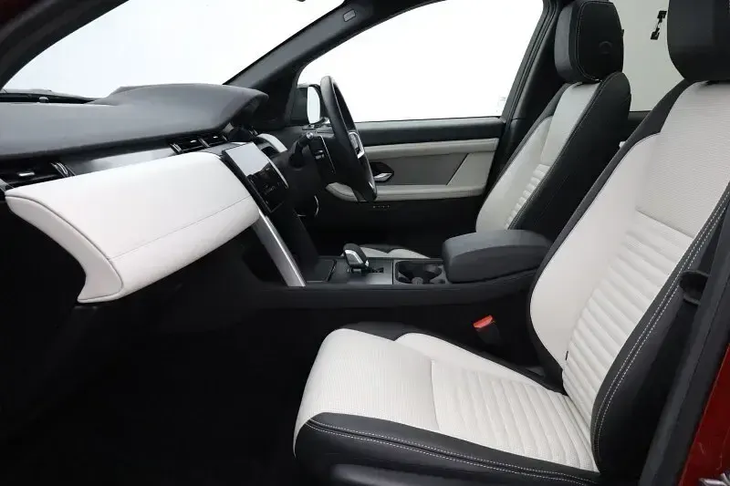 Used Land Rover Discovery Sport HSE Dynamic 204 HP (150 kW) 2024 Red SUV