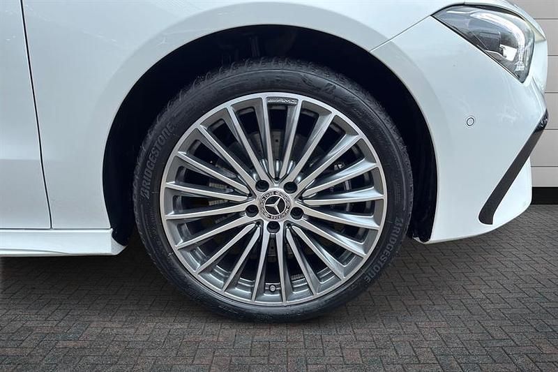 Used Mercedes CLA250e AMG Line Premium 218 HP (160 kW) 2025 Polar white Sedan