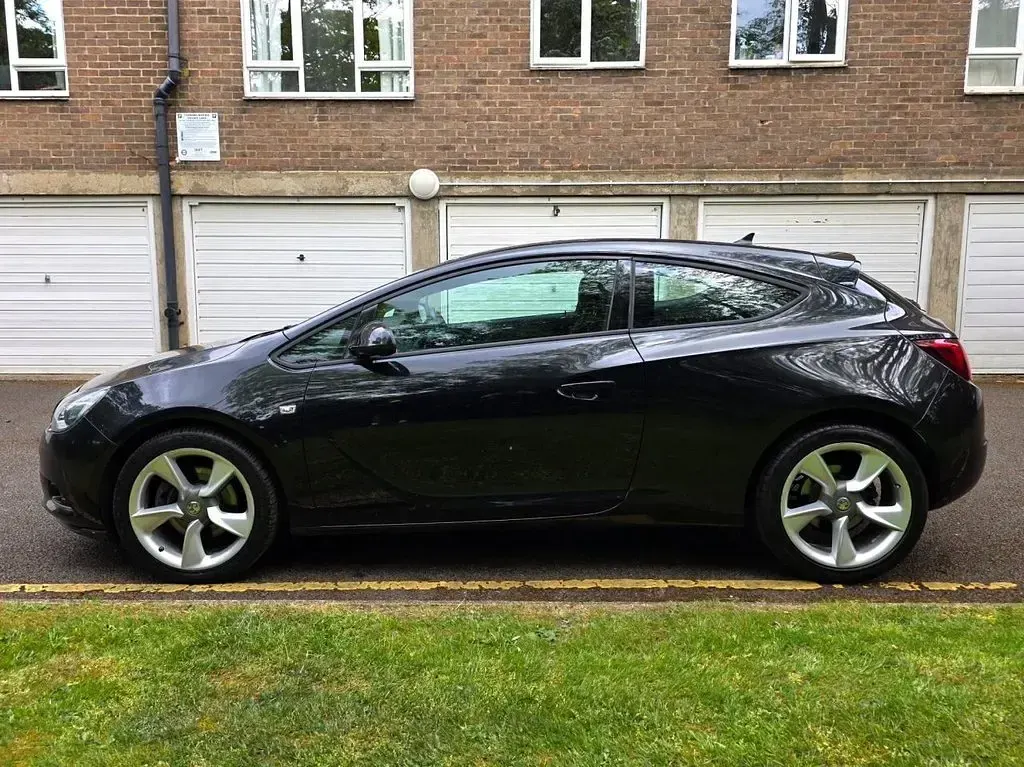 Used Vauxhall Astra GTC Sport 2015 Black Hatchback