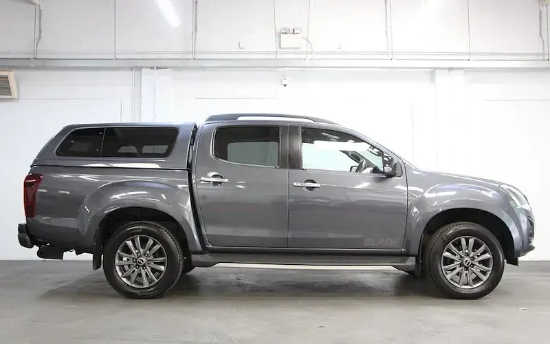 Used Isuzu D-Max 165 HP (121 kW) 2020 Cabriolet