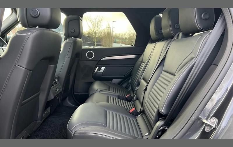 Used Land Rover Discovery 5 SE Dynamic 350 HP (257 kW) 2025 Premium metallic  carpathian grey SUV