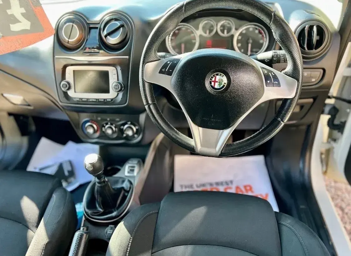 Used Alfa Romeo MiTo Progression 105 HP (77 kW) 2016 White Hatchback