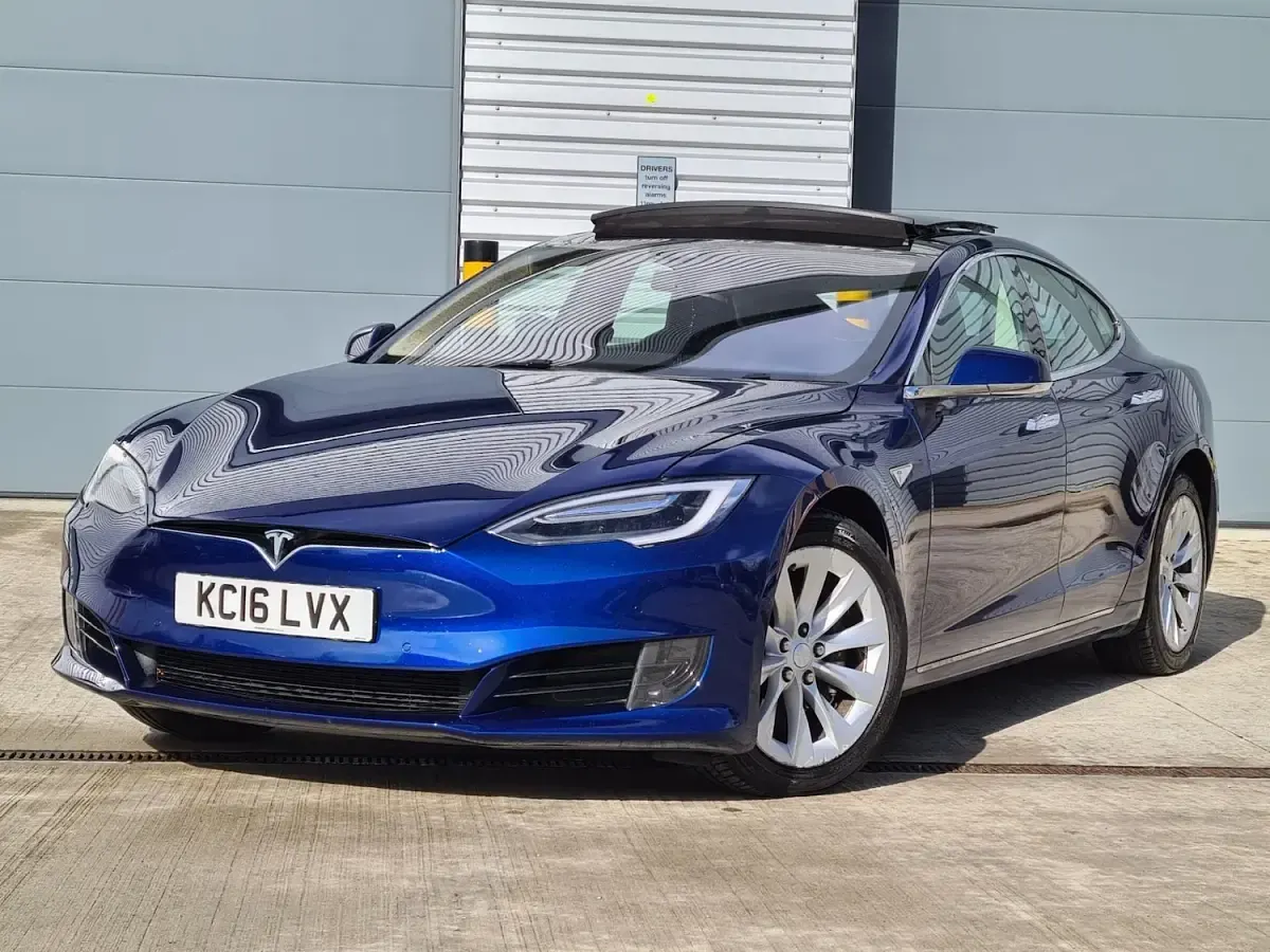 Used Tesla Model S 235 kW (320 HP) 2016 Blue Hatchback