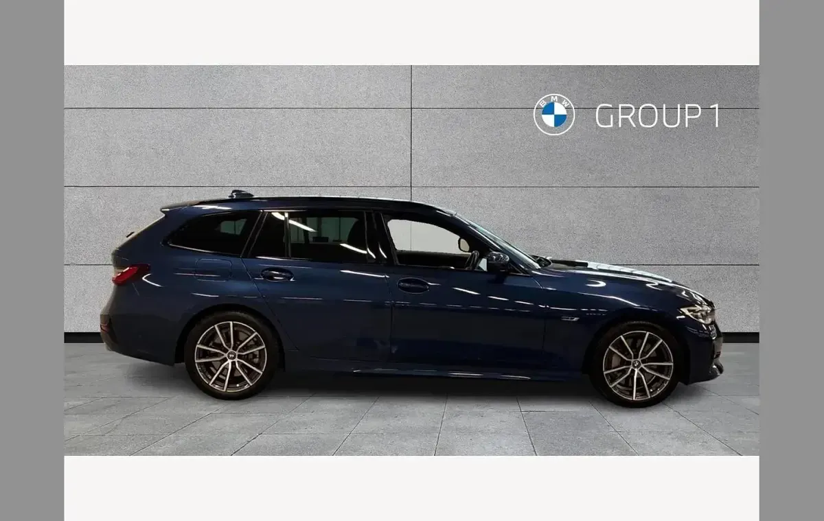 Used BMW 330 Sport Line 288 HP (211 kW) 2021 Phytonic blue Estate