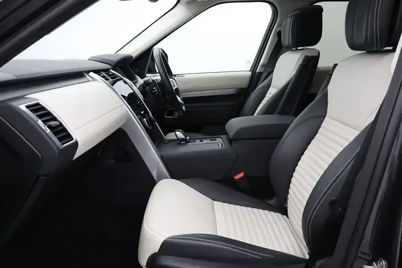 Used Land Rover Discovery HSE Dynamic 350 HP (257 kW) 2024 Grey SUV