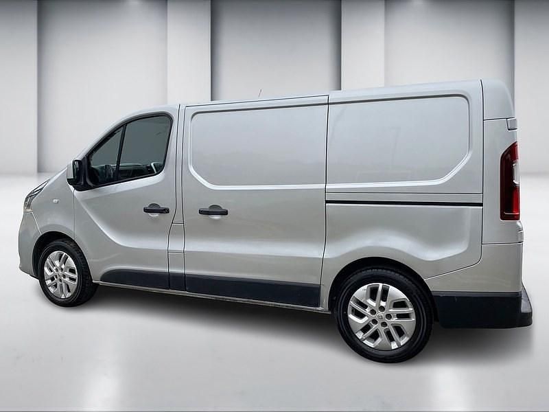Used Renault Trafic 2020 Silver MPV